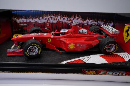 2H00189.4 HOTWHEELS 1:18 Ferrari F300 #3 Michael Schumacher 1998