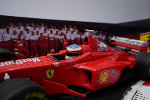 2H00189.7 HOTWHEELS 1:18 Ferrari F300 #3 Michael Schumacher 1998