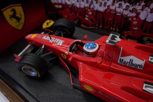 2H00189.8 HOTWHEELS 1:18 Ferrari F300 #3 Michael Schumacher 1998